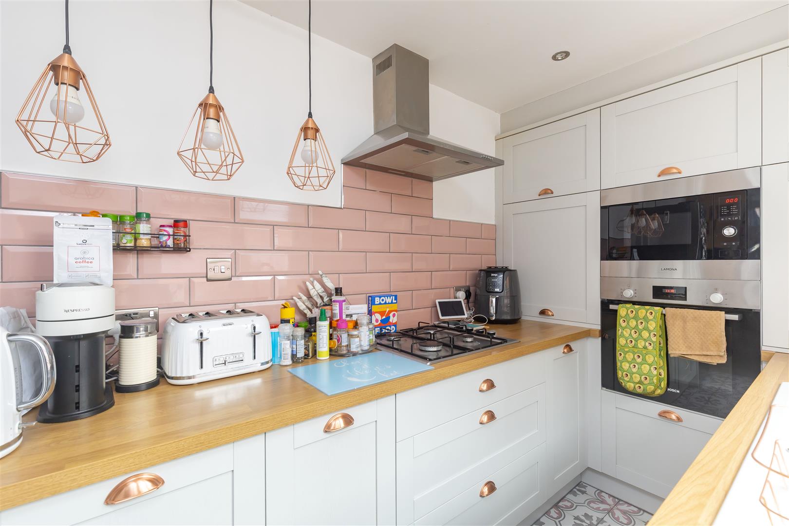 2 bed property in Brook Street, Preston